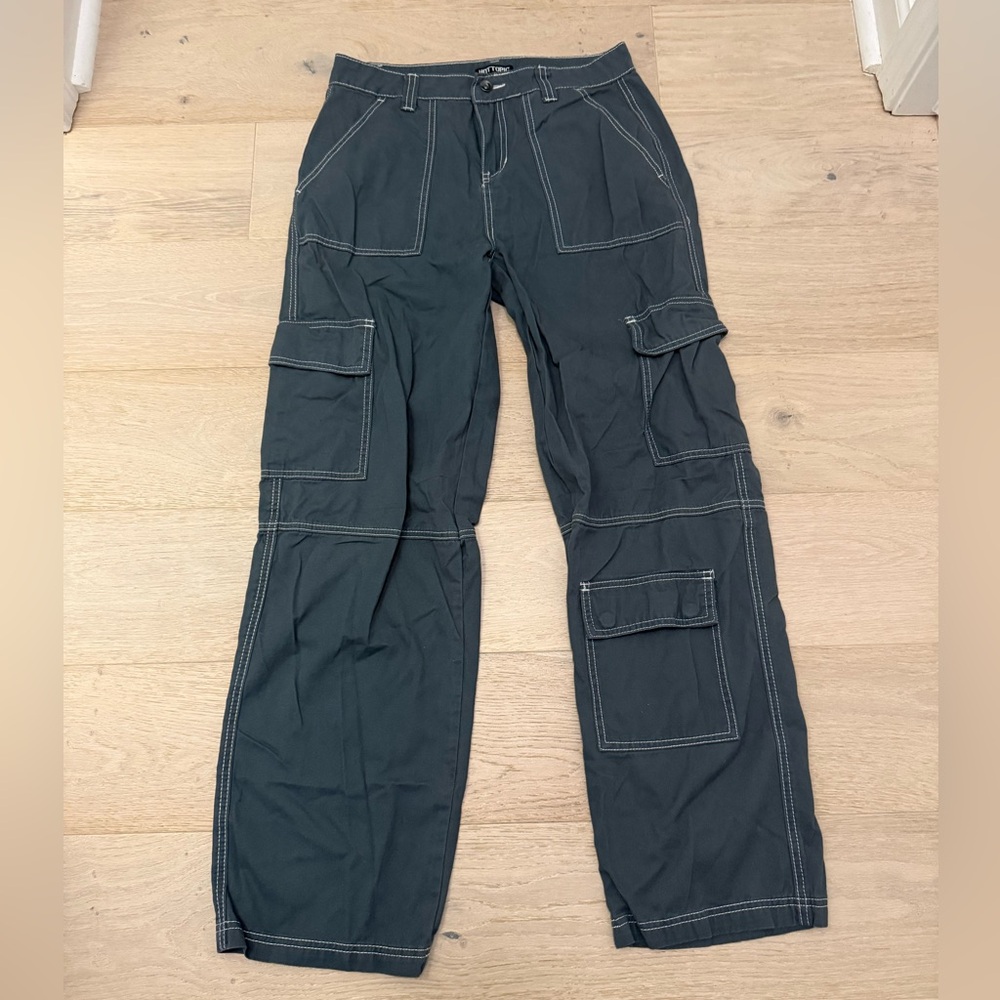 Hot Topic Size 5 Cotton Blue Cargo Pants with White Contrast Stitching